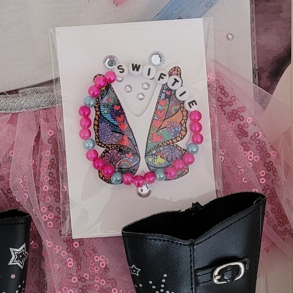 Taylor Swift Inspired New " Swiftie" Outfit Package For Your 18 Inch Doll - Picture 3 of 5